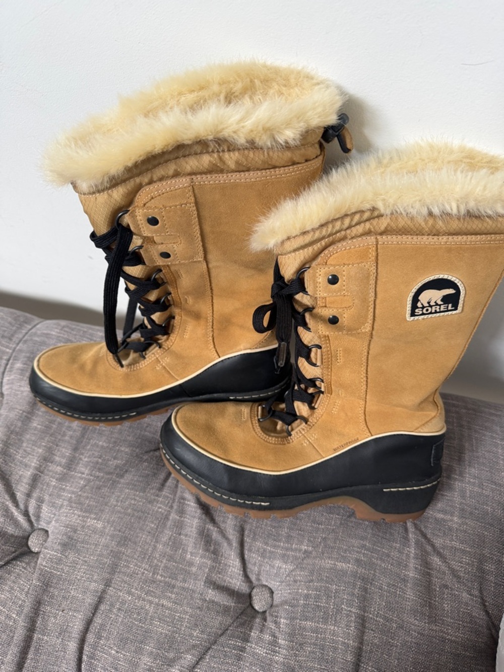 Sorel Women's Tan Suede Faux-Fur Lined Winter Boots